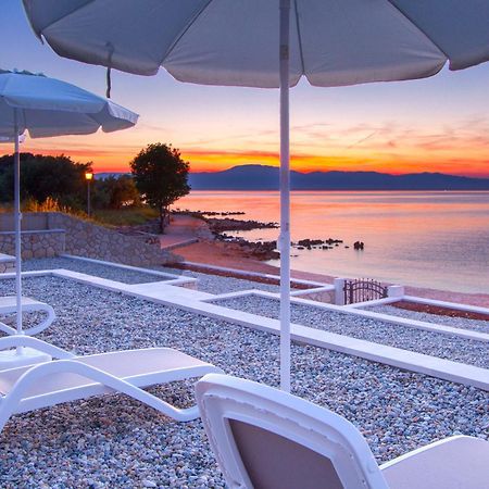 Luxury Apartments Villa Matea Малинска Экстерьер фото