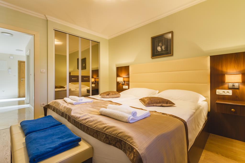 Luxury Apartments Villa Matea Малинска Экстерьер фото