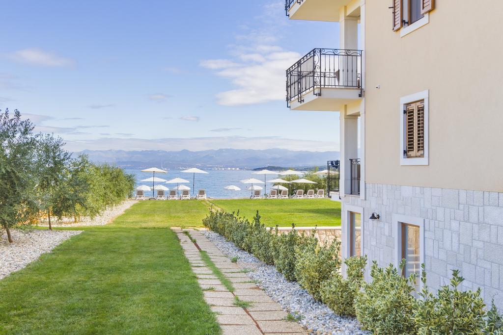 Luxury Apartments Villa Matea Малинска Экстерьер фото