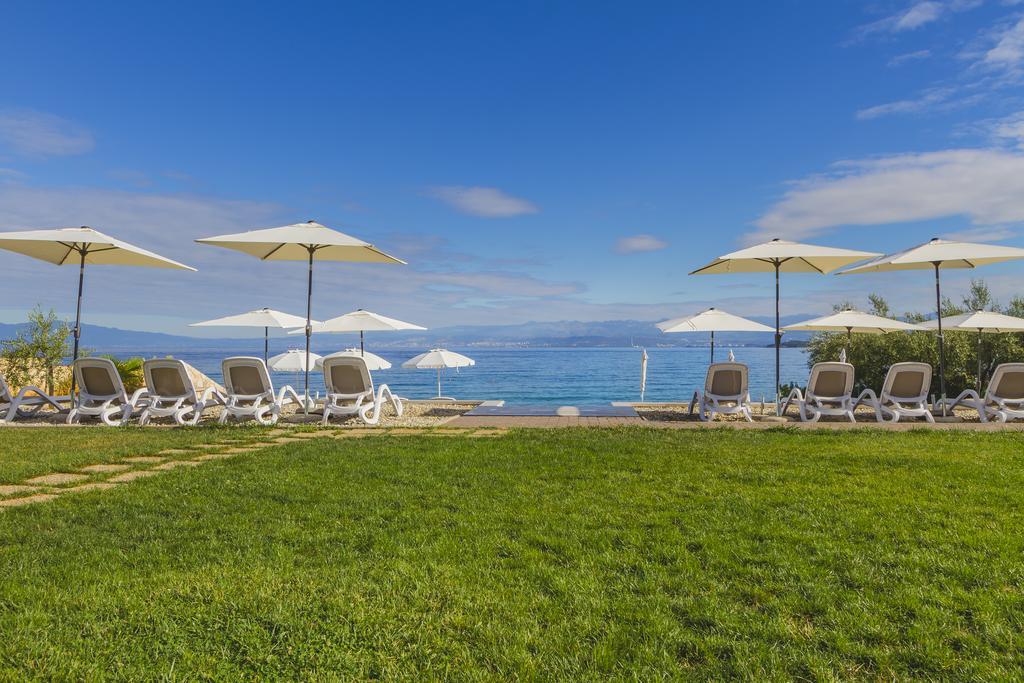 Luxury Apartments Villa Matea Малинска Экстерьер фото