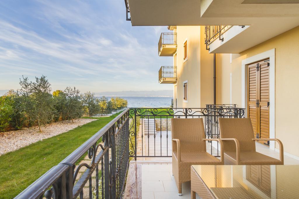 Luxury Apartments Villa Matea Малинска Экстерьер фото