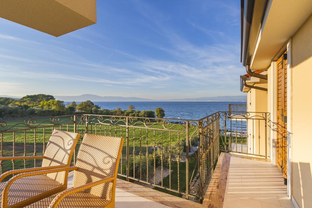 Luxury Apartments Villa Matea Малинска Экстерьер фото
