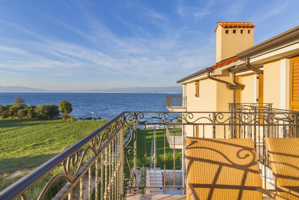 Luxury Apartments Villa Matea Малинска Экстерьер фото