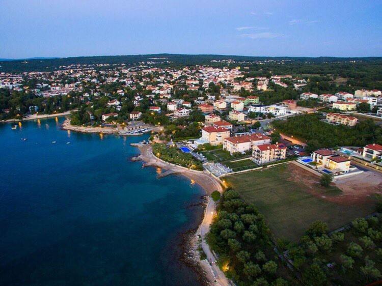 Luxury Apartments Villa Matea Малинска Экстерьер фото