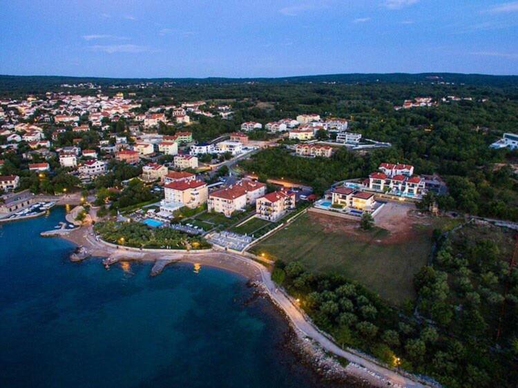 Luxury Apartments Villa Matea Малинска Экстерьер фото